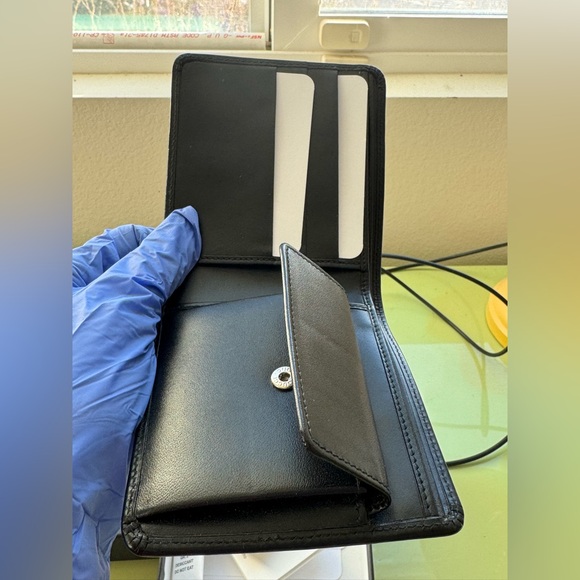 Gucci Bifold Wallet with COA NWOT - Picture 5 of 12